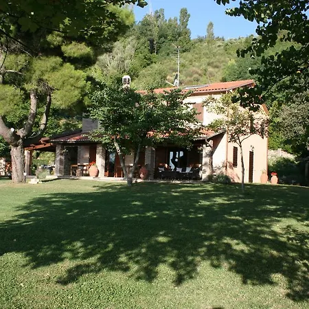 Cornio Delle Fronde Country house *