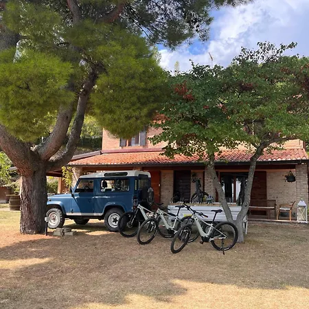 Cornio Delle Fronde Kır Evi *