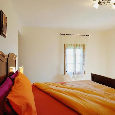 Cornio Delle Fronde Country house *